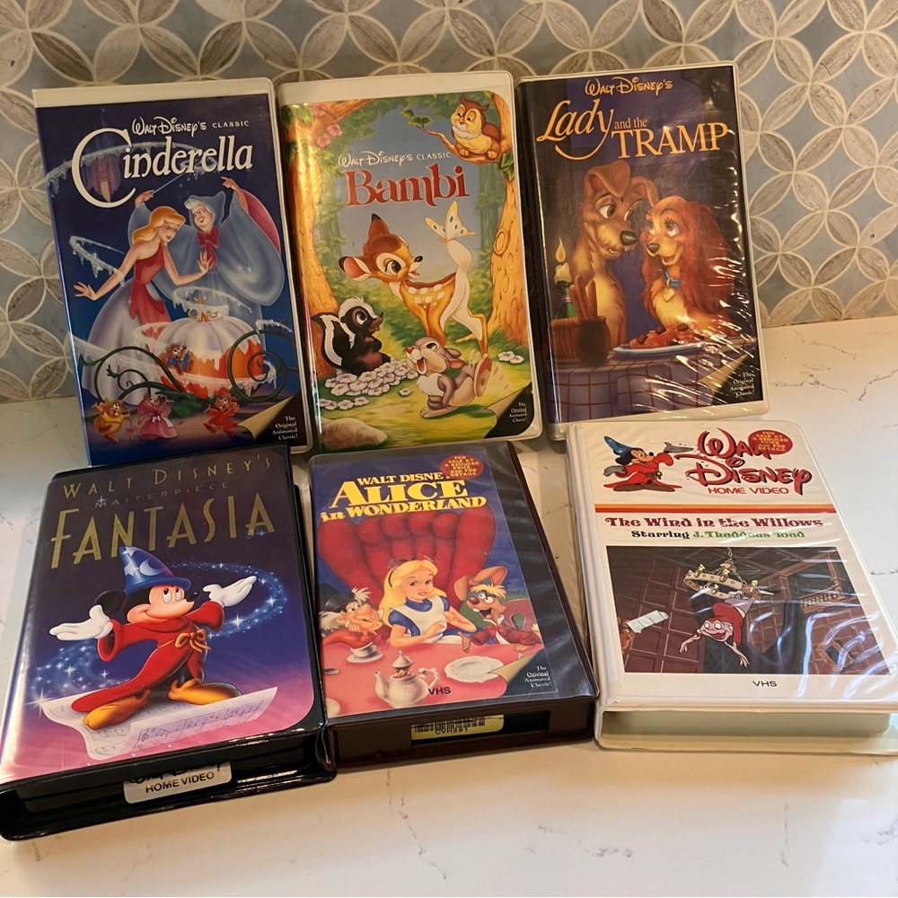 6 Disney VHS Tapes Cinderella, Bambi, Lady Tramp, Fantasia, Alice, Wind Willows